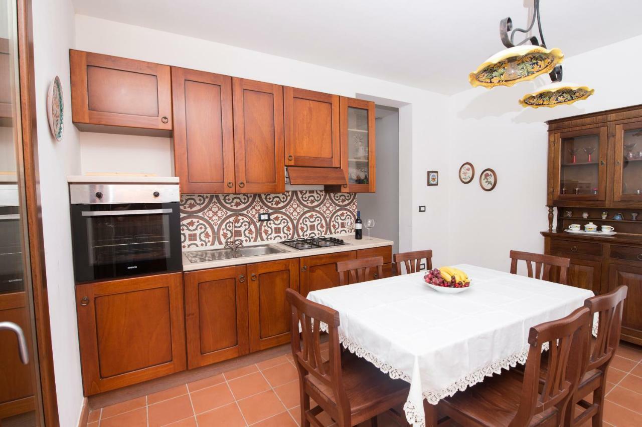 Casa Vacanza "La Piazzetta" マルツァメミ エクステリア 写真